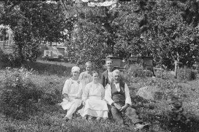 Hällebacka

Många av bilderna i mappen Hällebacka kan lika gärna vara tagna kring Lidhem Locknevi.