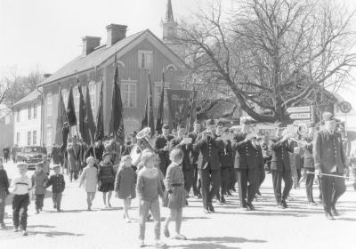 Första Maj tåg på Storgatan
