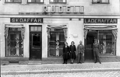 Fr v 1, 2, 3 Staffan Wettermark, 4 Carl Carlsson
Rudells sko och läderaffär 