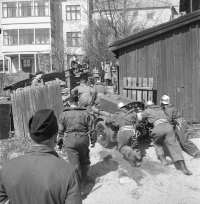 Hus person brandman kärra

Dok.110518/KG