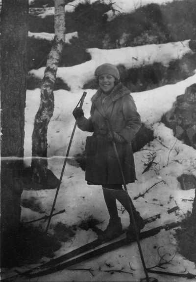 Tage Gustavssons dokumentation: 

Inga Britta Carlsson f. Johansson, Storebro "Fjälingens dotter".