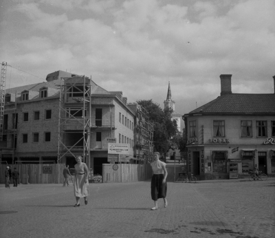 Torget
Bergs tobak 

Dok.111103/KG