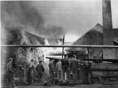 Vimmerby Läderfabrik brinner.