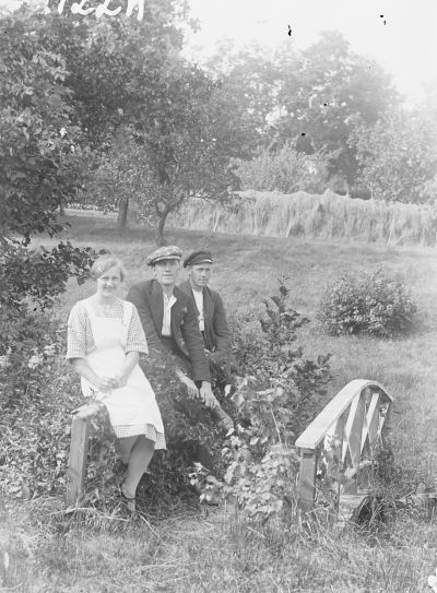 Hällebacka

Många av bilderna i mappen Hällebacka kan lika gärna vara tagna kring Lidhem Locknevi.