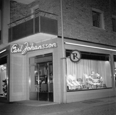 AB Carl Johanssons klädaffär vid Sevedegatan / Norrtullsgatan

Dok.100601/KG