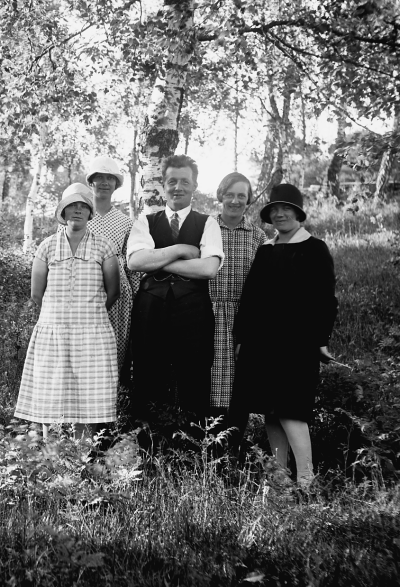 Hällebacka

Många av bilderna i mappen Hällebacka kan lika gärna vara tagna kring Lidhem Locknevi.