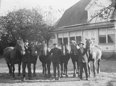 Hällebacka

Många av bilderna i mappen Hällebacka kan lika gärna vara tagna kring Lidhem Locknevi.