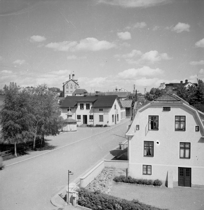 Storgatan gamla varmbadhuset, epidemisjukhuset, senare snickeri och möbelaffär
- Källängen -
Centralbryggeriet i bakgrunden 


Dok.110330/KG