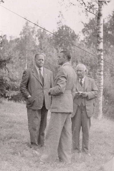 Fr vä Eventuellt Sam Leion, Tore Lundgren och Per Albin Hansson
Vimmerby Arbetarekommuns 25-årsjubileum