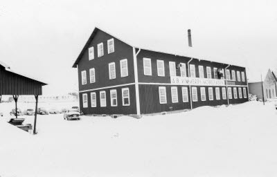 A-B Vimmerby Möbelfabrik vinter

090428/KG