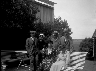 Stående: Thor Wahlberg, Erik och Olof Lissell, Erik Wahlberg
Sittande: Eva och Sigrid Wahlberg