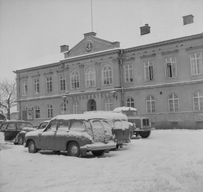 " Vi kring torget "
- Stadshotellet -

Dok.111020/KG
