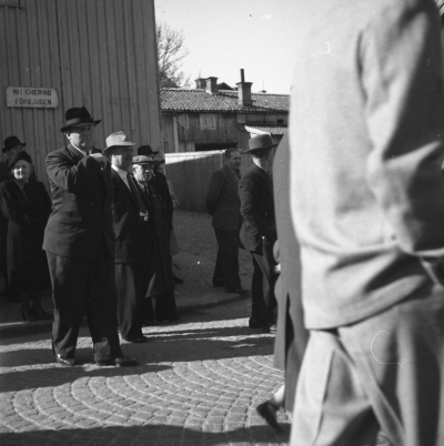 fr.v Hugo Stenberg, målare
Uhrström med (grå hatt)
T Främberg med(keps)