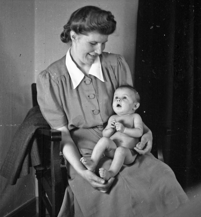 Emrik Häggs familj

Dok.111031/KG