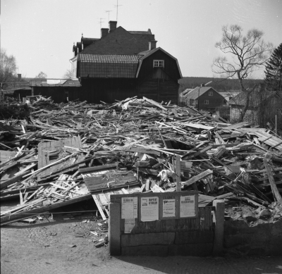 Törnqvists hus rivs 

Dok.110218/KG