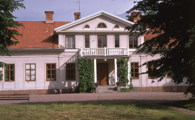 Tuna gård

090401/KG