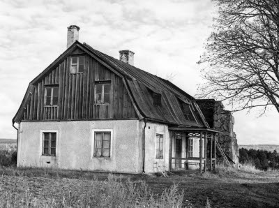 Ap. Ejlert Hults väderkvarn, sådan lämningarna av boningshuset såg ut före rivningen 1952.   T.E.