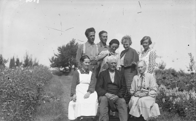 Hällebacka 

Många av bilderna i mappen Hällebacka kan lika gärna vara tagna kring Lidhem Locknevi.