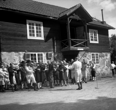 Spelmansstämma i Linneryd

Dok.110224/KG