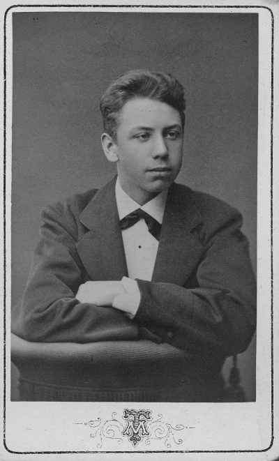 Hugo Hult  5/11 1878.