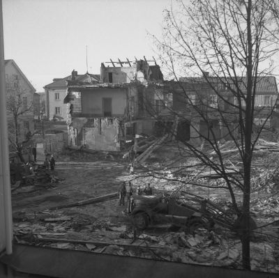 Torget
- Ählströmska huset rivs -

Dok.110404/KG