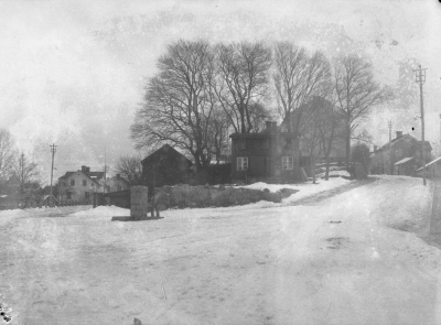 Västra tullen "Snippen" vid byggnation av bensinmack, efter rivning av fattigstugan "Grythult"


Dok.070711/RS