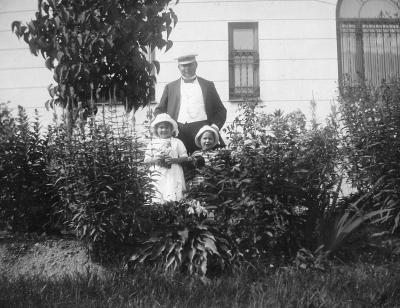 "Maddi, Henrik o Pappa"   Nordströms