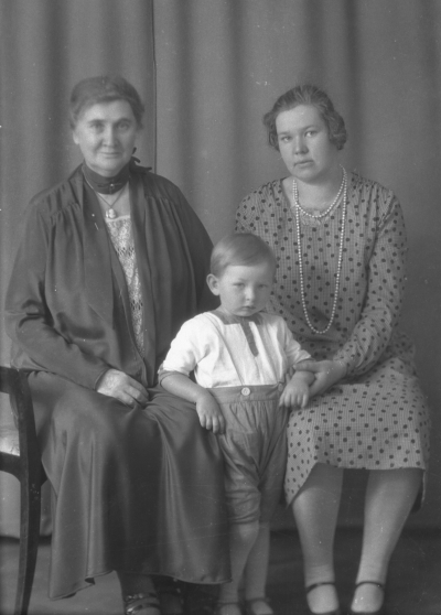 Fru Mary Lundahl
Wilhelmsborg
Vena



Dok.080602/RS