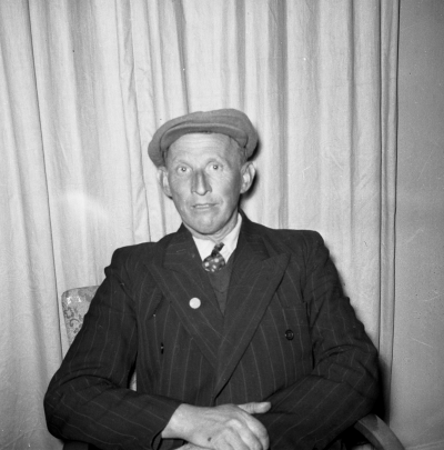 Olof Lindström brevbärare

Dok.110629/KG