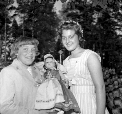Ingeborg Nyberg sjunger i Vimmerby

Dok.110131/KG