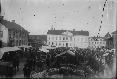 Stora Torget, Stadshotellet i bildens mitt