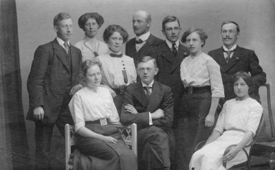 Tage Gustavssons dokumentation: 

1. Elsa Hultgren 2. Hjalmar Hultgren