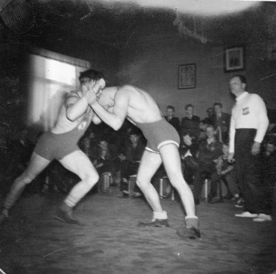 Allan Gustafssons egen dokumentation: Klubbmatch VABK - Ankarsrum ABK 6-2. Allan Gustafsson och Arnold Rauden år 1955."