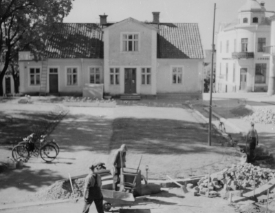 Stadsbibliotek före detta rektorsbostad.