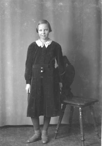 Slaktare Olssons flicka
Eira Olsson gift Nyström



Dok.080612/RS