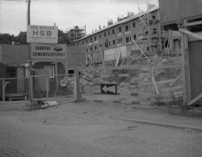 Storgatan
- HSB bygger bostadsrättslägenheter -

HSB bygger 1964 vid Storgatan, sett från Sevedegatan

Dok.110401/KG

