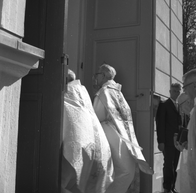 Återinvigning av kyrkan efter reparation

Dok.110623/KG