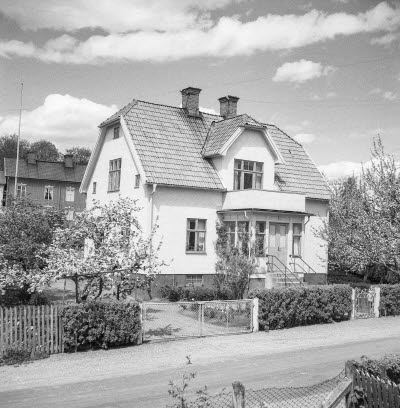 Axel Olssons villa

Dok.111102/KG