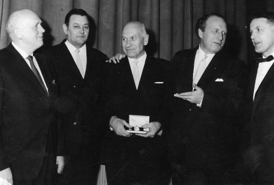 Från vänster.  1. Gunnar Persson, utkörare  2. Tore Lundgren D.K. bas  3. Staffan Vettermark, brandförman  4. Erik Paulsson, lantmätare  5. Stig Alemyr, riksdagsman.    