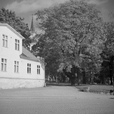 Kyrkparken och Rektorsgården

Dok.110623/KG