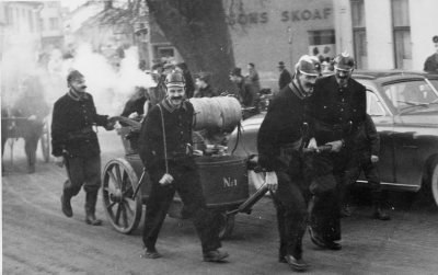 Vimmerby Brandkår 50 år. Andra man från höger Sadelmakare Birger Andersson.