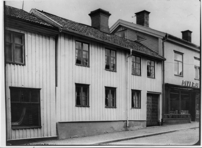 Sevedegatan 31, 33, 35 Till höger Törnqvists I mitten "Paradiset" Till vänster Axel Almers tomt. T.E