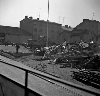 Törnqvists hus rivs

Dok.110221/KG