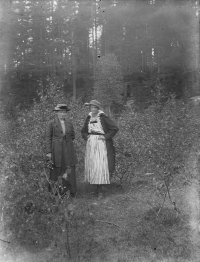 Hulda Blomkvist, Elvira Elg Andersson.