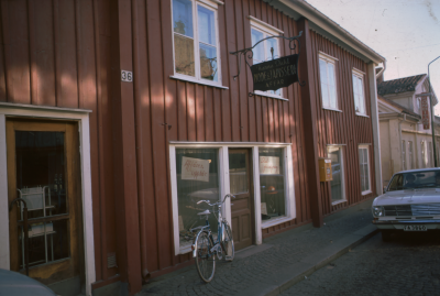 Storgatan 36 
Hanna Dahl Mode & Tapisseriaffär upphör 

090512/KG