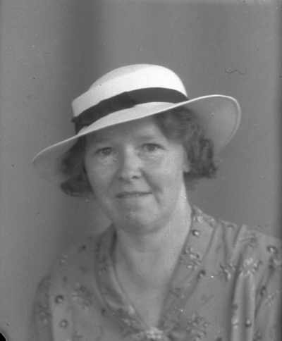 Byggmästare E. Svensson (fru)
Hallsjöbo.



Dok.080407/RS