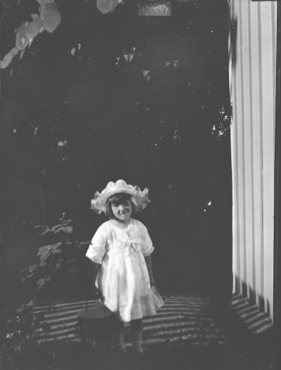 Yngve Anderssons egen  dokumentation: Viola Andersson gift Schöldborg, Jönköping.