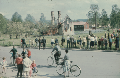 Husbrand (kontrollerad)   

090427/KG