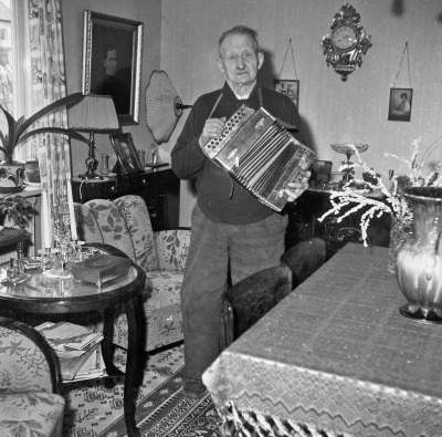 Johan Edvard Axelsson " Johan på Snippen "
född 1872 död 1961 

Dok.111025/KG