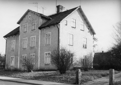 Drottninggatan 32. Tidigare ägare, cykelreparatör Gottfrid Danielsson, sedan sonen Sven Danielsson vilken sålde huset till  Vimmerby stad i början av 1970- talet, kvartalet Granen 3,